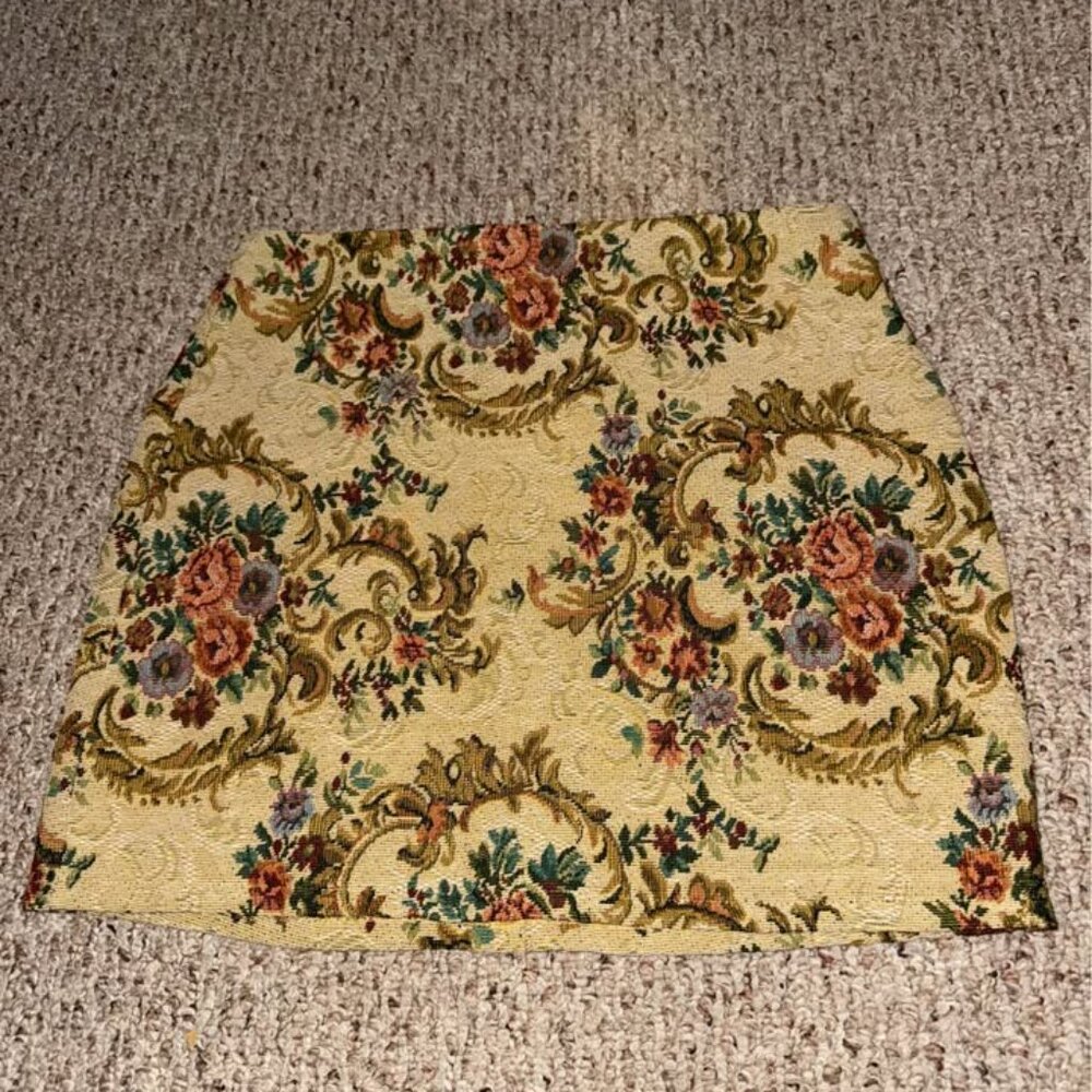 Skirt Size L from a Small Business Boutique
